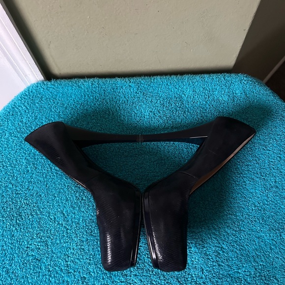 Sasha Fabiani Made in Italy Navy Blue Platform Heels - Picture 9 of 12